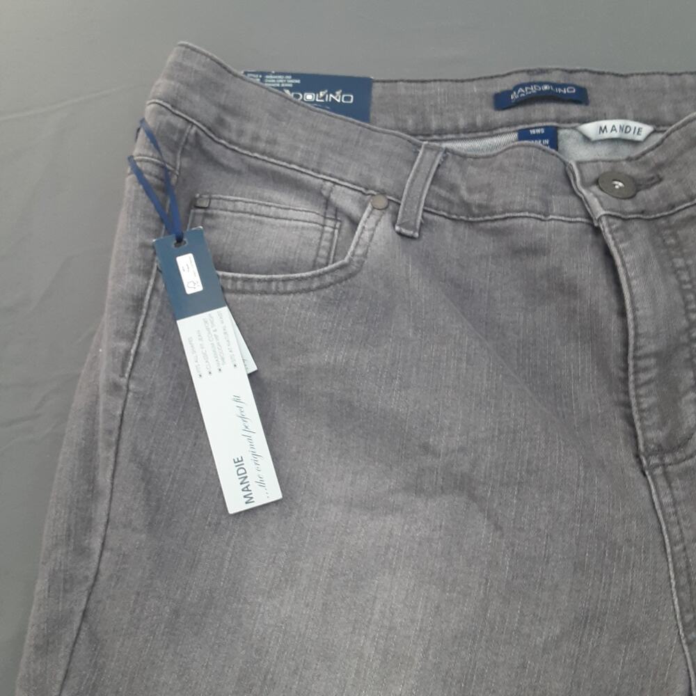 NWT Bandolino Women's Jeans Size 16 Short Medium Wash Straight Leg Stretch Gray - Picture 2 of 11